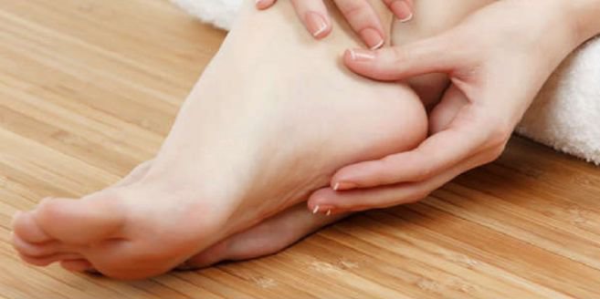 tips yang bisa kamu lakukan untuk tumit kaki pecah-pecah