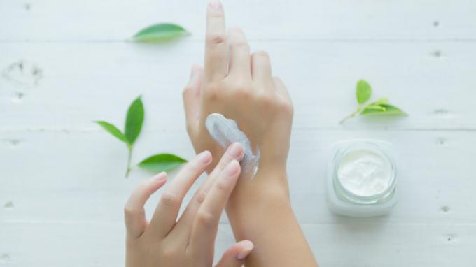 jgan lagi asal menggunakan hand body lotion 