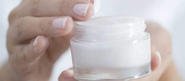 Manfaat Petroleum Jelly untuk Kecantikan Kulit