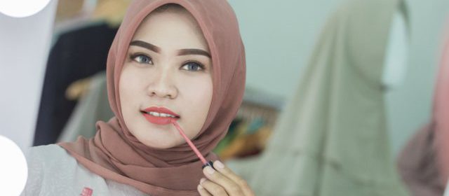 Tips Membuat Lipstick Tahan Lama